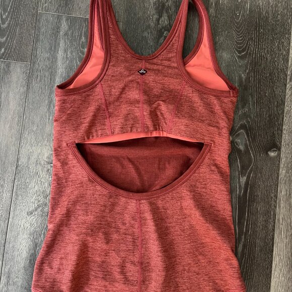 Prana yoga tank with open back. Reddish orange color. Small. - Picture 2 of 4